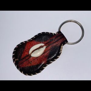 🎸 Guitar-shaped 100% leather key ring 🎸